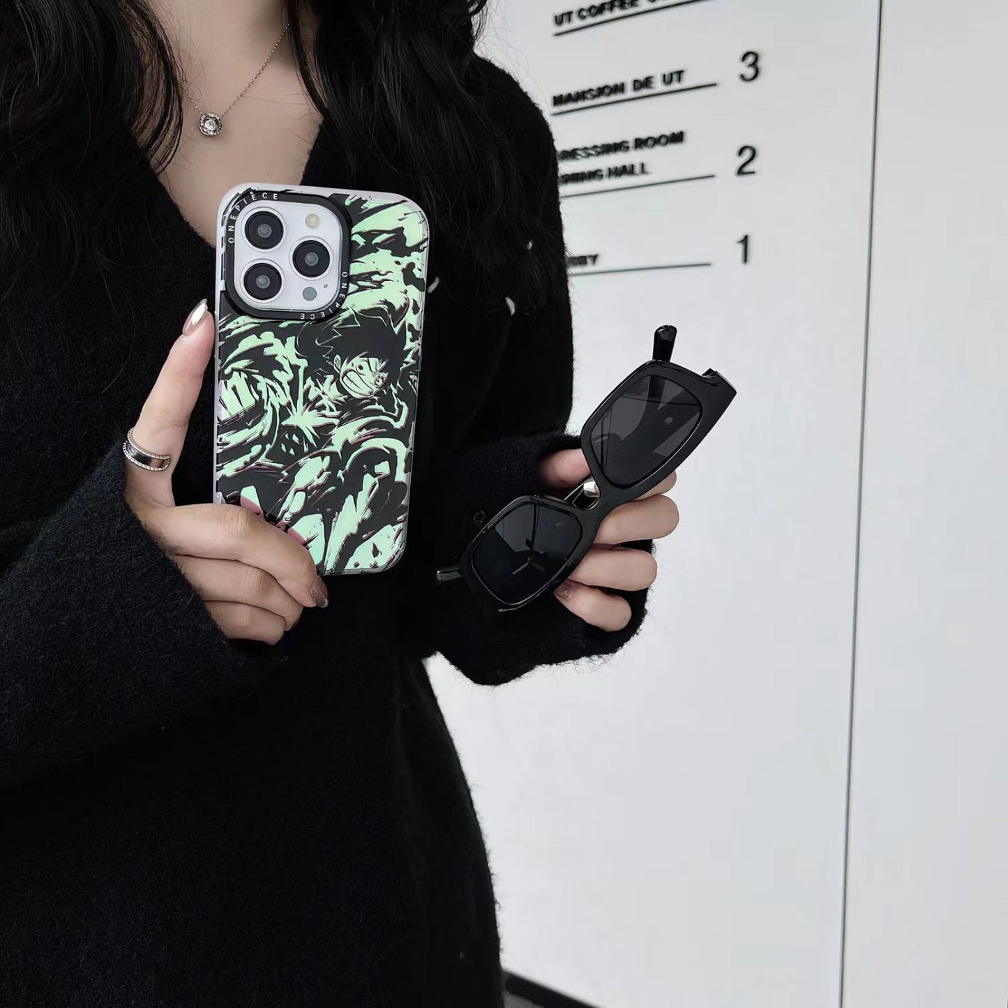 Luffy / Zoro iPhone Exquisite Trend Silicone Anti-Collision Phone Case